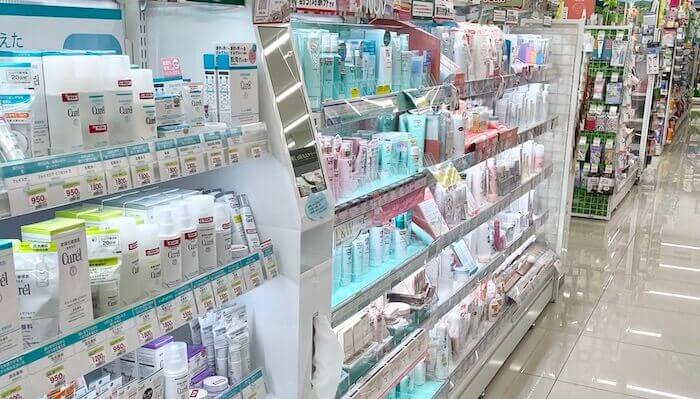 アテニアはドラッグストア・薬局・ドンキなどの店舗では取り扱いなし